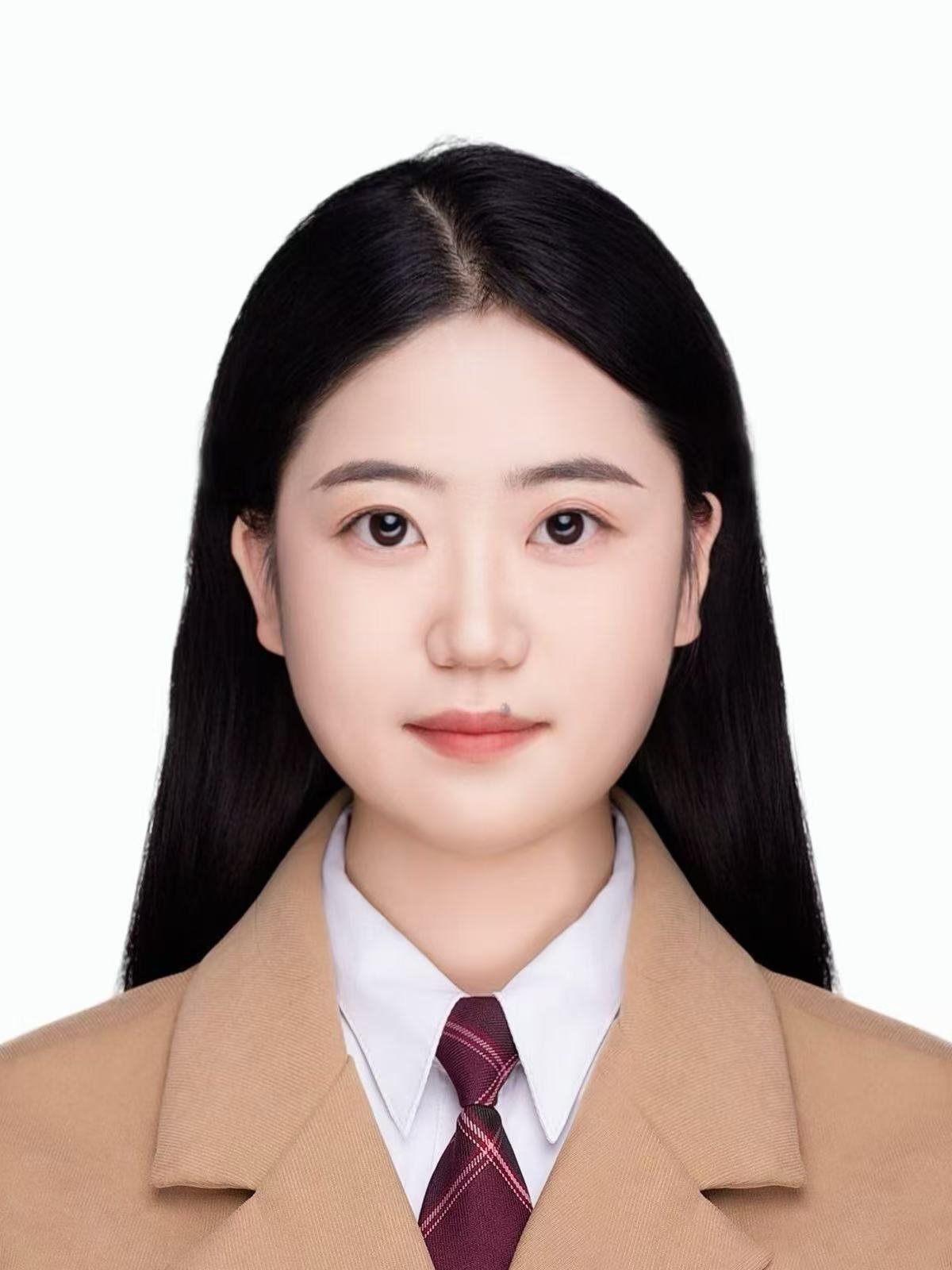 张肖梵证件照
